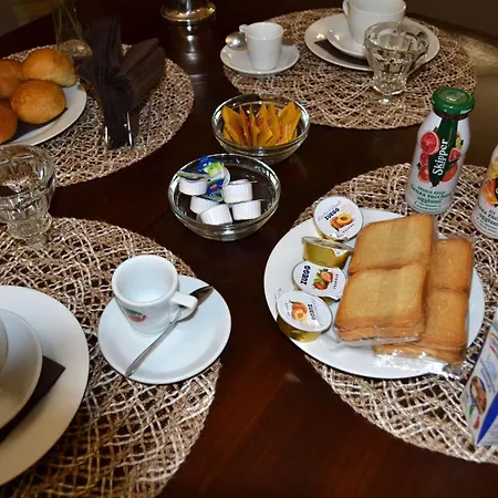 La Luna Nel Cortile Bed & Breakfast